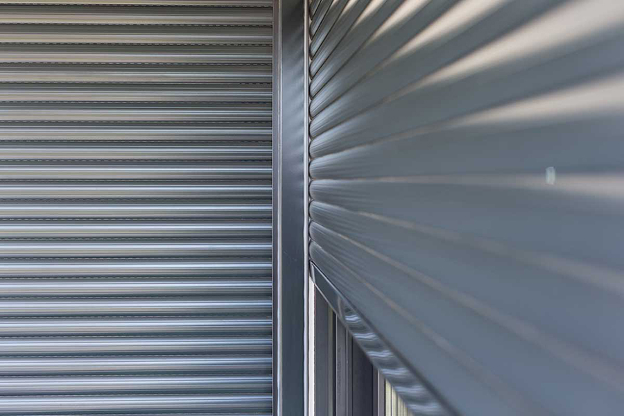 Galvanize Çelik Kepenk Sistemleri Eskisehir Galvanize Çelik Kepenk Sistemleri Eskisehir, Alüminyum panjurlar: Hafif, dayanıklı ve estetik bir seçenek. PVC panjurlar: Isı yalıtımı ve ses izolasyonu için iyi bir seçenek